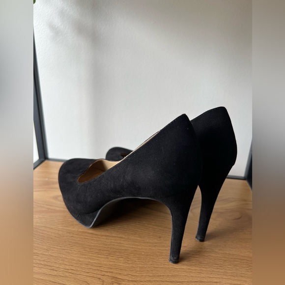 Black Platform Heels | Size 8 - Picture 4 of 4